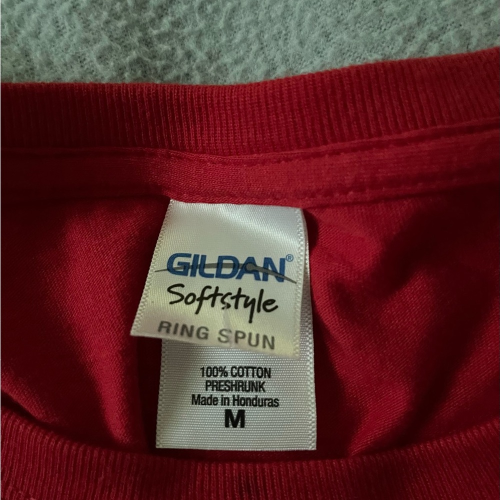 Very nice , Like New! Red Daytona Beach T-Shirt. Size Medium - Picture 2 of 3